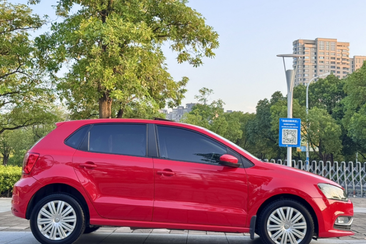 Volkswagen Polo 2018 car image #13