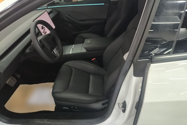 Tesla Model 3 2025 car image #15