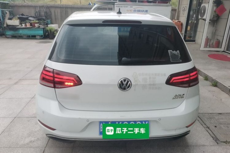 Volkswagen Golf 2019 car image #4