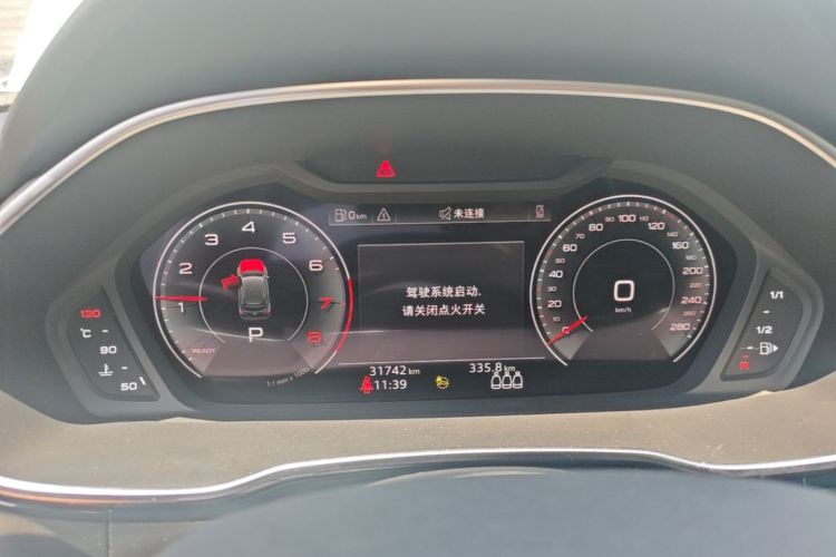 Audi Q3 2024 car image #12