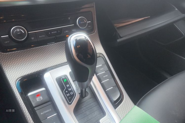 GEELY Emgrand GS 2018 car image #16