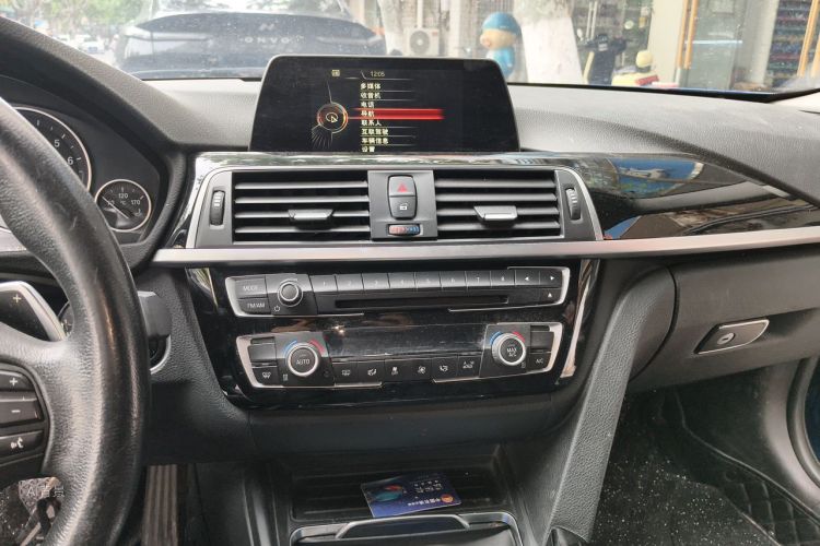 BMW 3 Series 2017 car image #15
