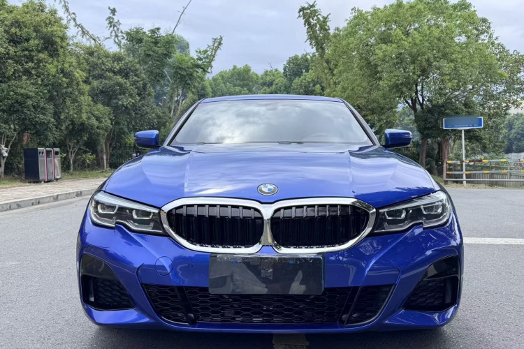 BMW 3 Series 2021 car image #9