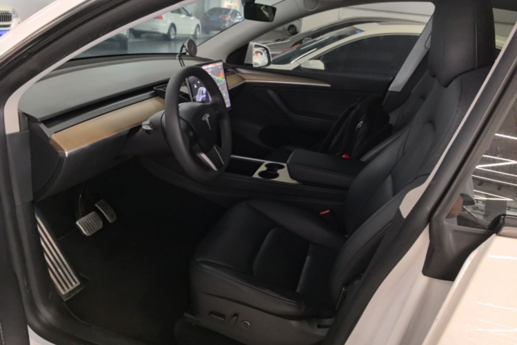 Tesla Model Y 2021 #15 Tesla Model Y 2021 car image #15