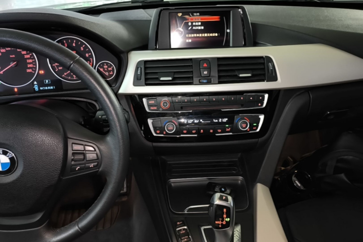 BMW 3 Series 2015 #10 BMW 3 Series 2015 immagine di auto #10