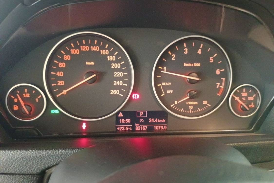 BMW 3 Series 2015 car image #24