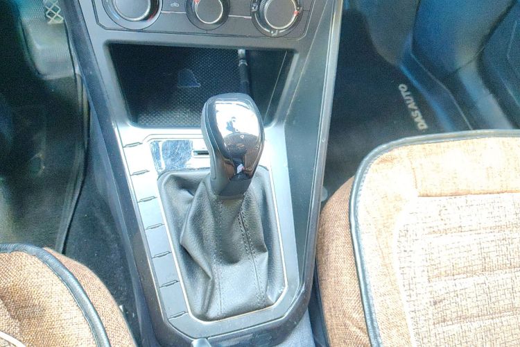 Volkswagen Lavida 2023 car image #16