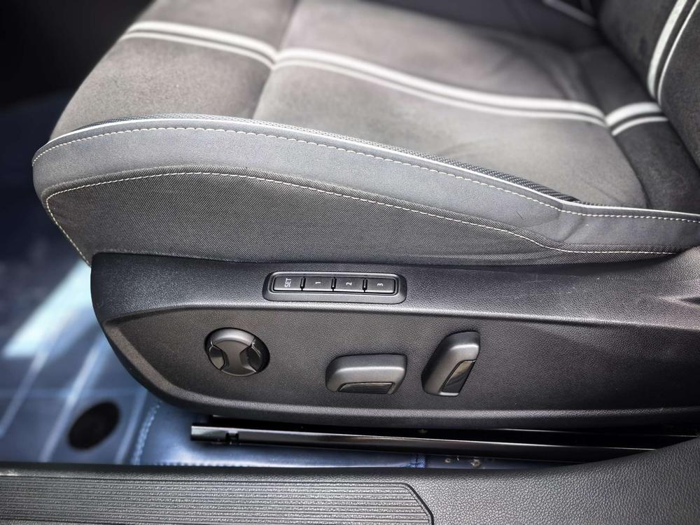 Volkswagen Golf 2023 #23 Volkswagen Golf 2023 car image #23