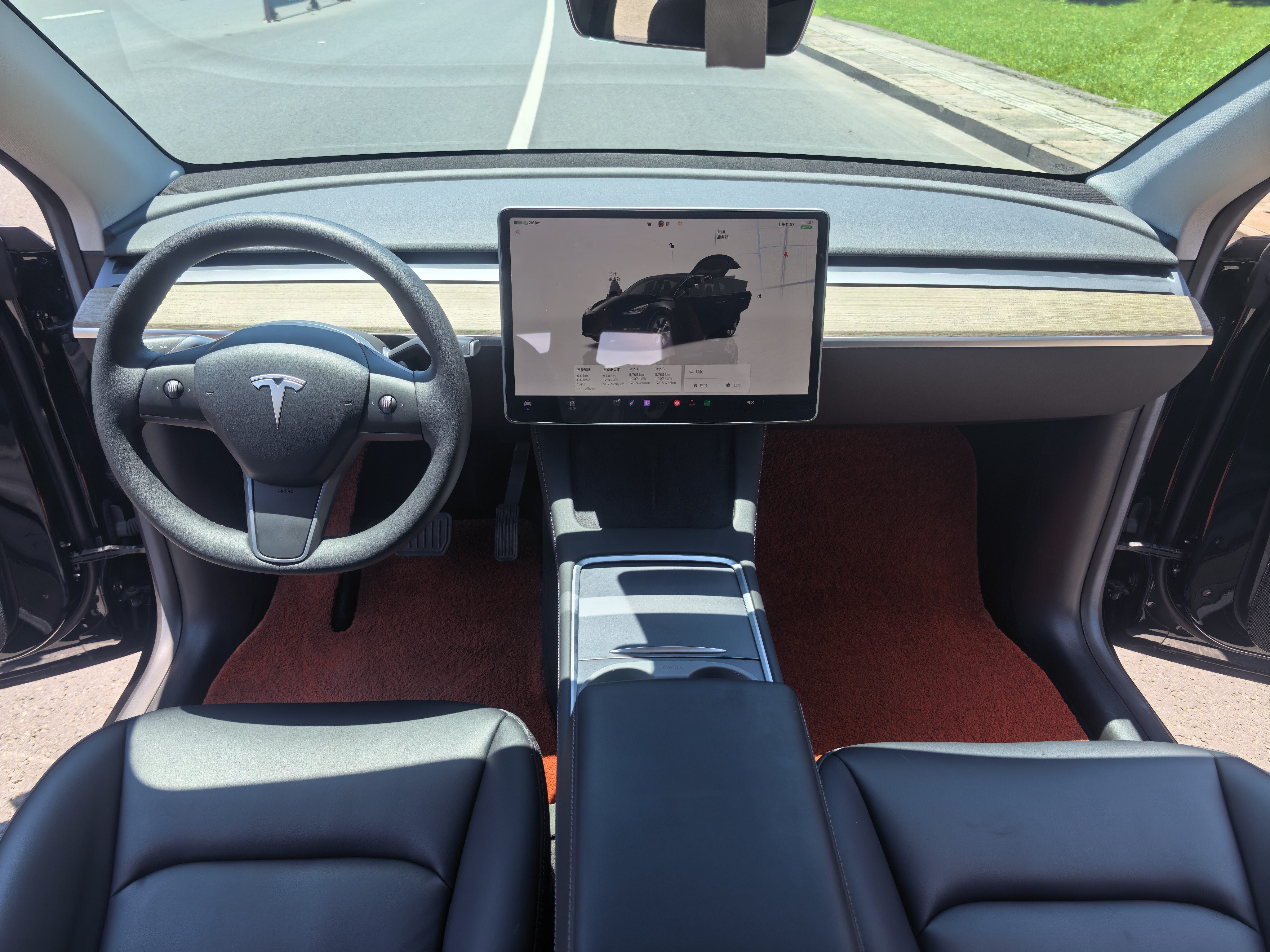 Tesla Model Y 2023 car image #5