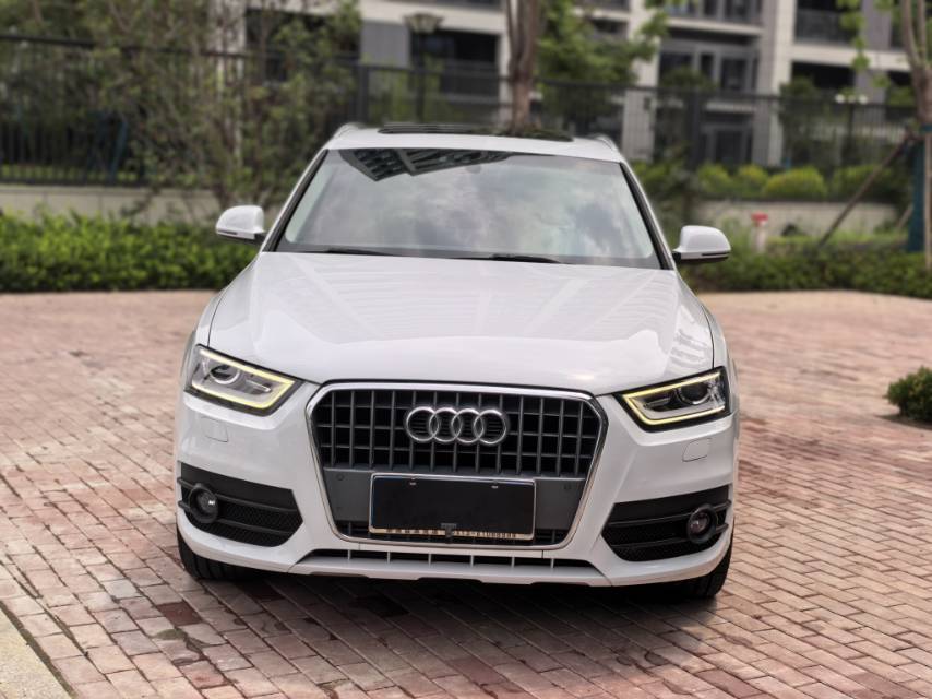 Audi Q3 2015 car image #2