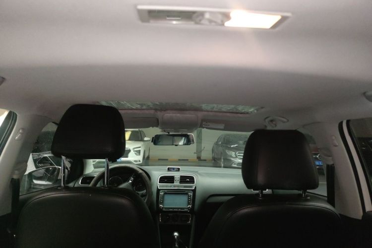 Volkswagen Polo 2016 car image #20