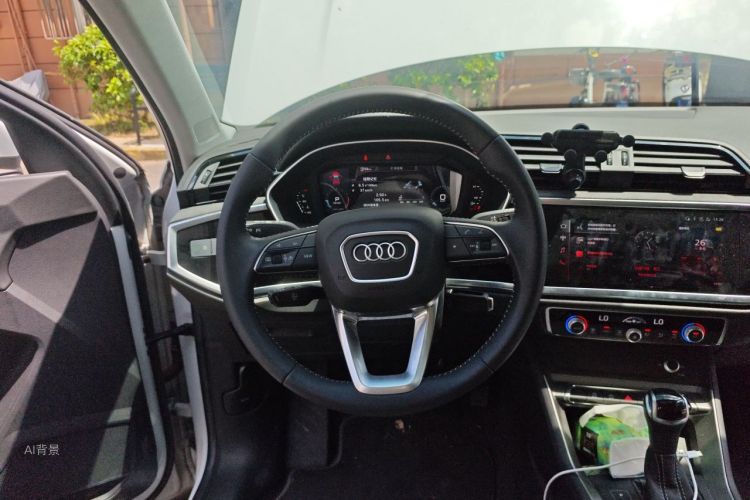 Audi Q3 2022 car image #12