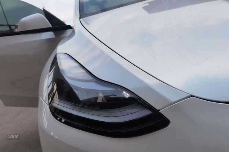 Tesla Model Y 2023 car image #8