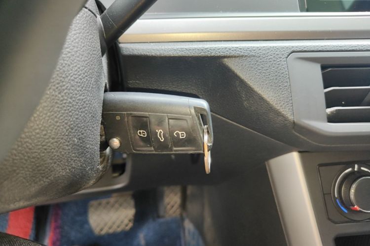 Volkswagen Polo 2021 car image #9