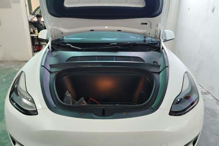 Tesla Model Y 2024 car image #20