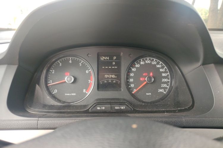 Volkswagen Lavida 2015 car image #12