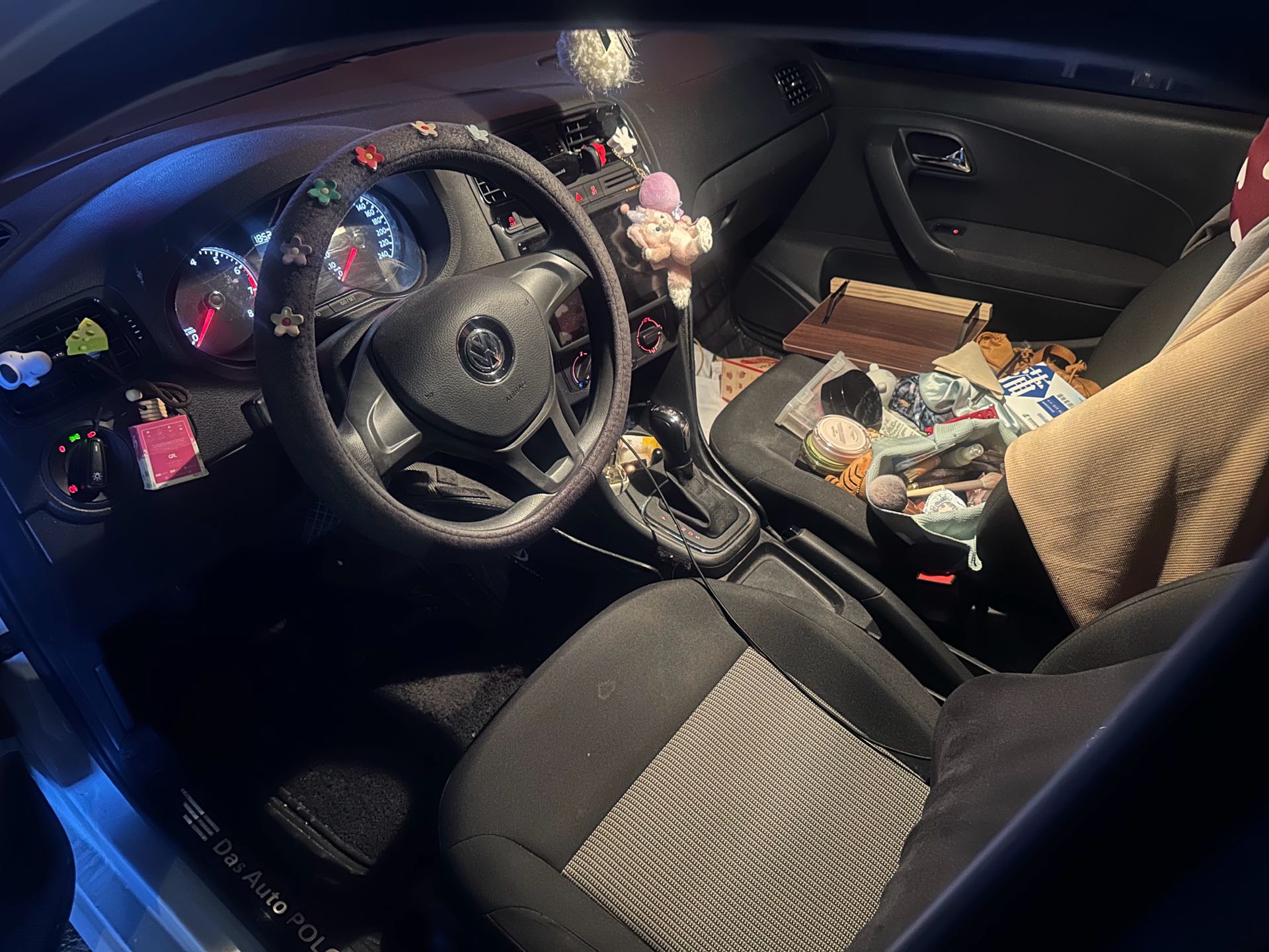Volkswagen Polo 2019 car image #3