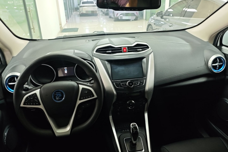BYD Yuan New Energy 2019 #10 BYD Yuan New Energy 2019 imagen de coche #10