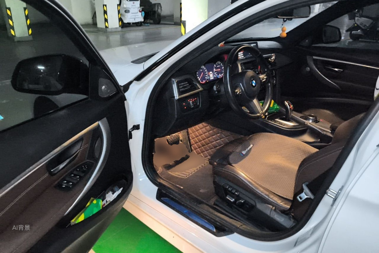 BMW 3 Series 2019 immagine di auto #18