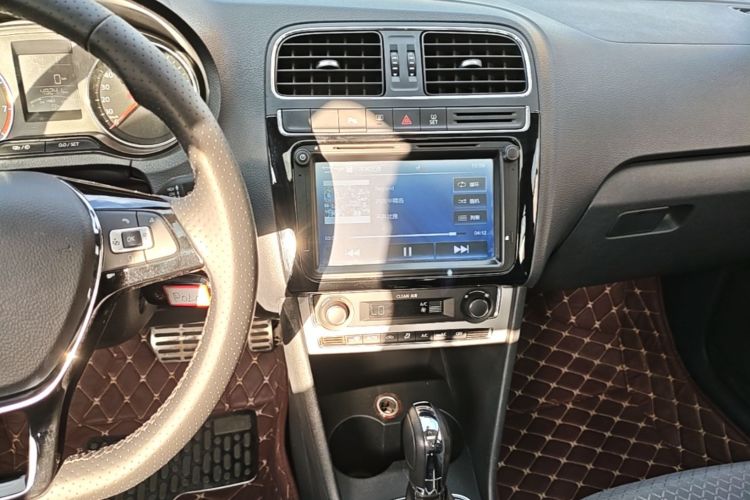 Volkswagen Polo 2016 #13 Volkswagen Polo 2016 car image #13