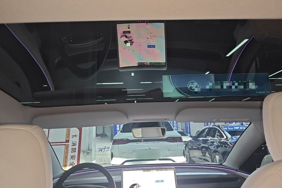 Tesla Model 3 2024 car image #9
