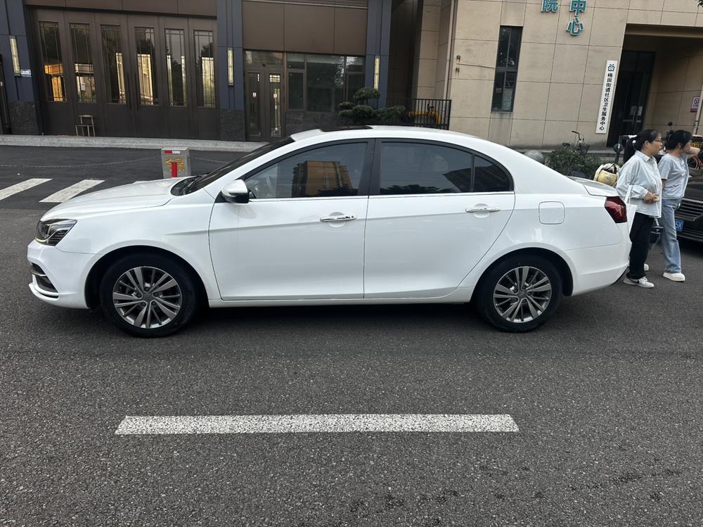 GEELY Emgrand 2018 #4 GEELY Emgrand 2018 car image #4