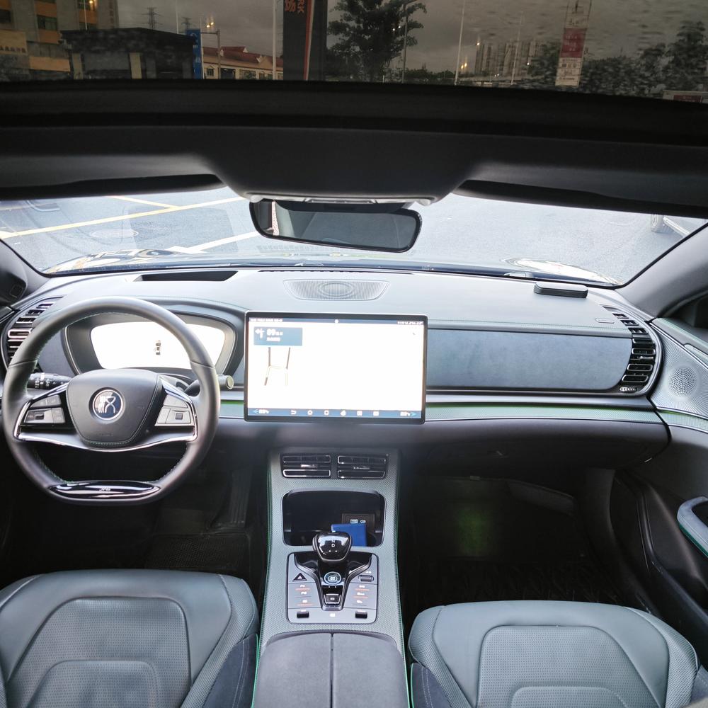 BYD Han 2023 car image #11
