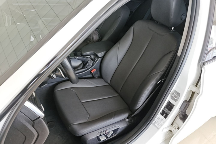 BMW 3 Series 2017 #15 BMW 3 Series 2017 car image #15