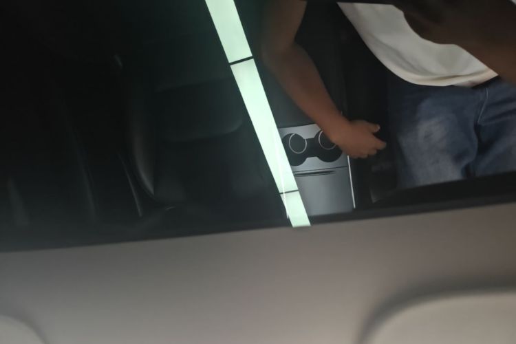 Tesla Model Y 2021 #18 Tesla Model Y 2021 car image #18