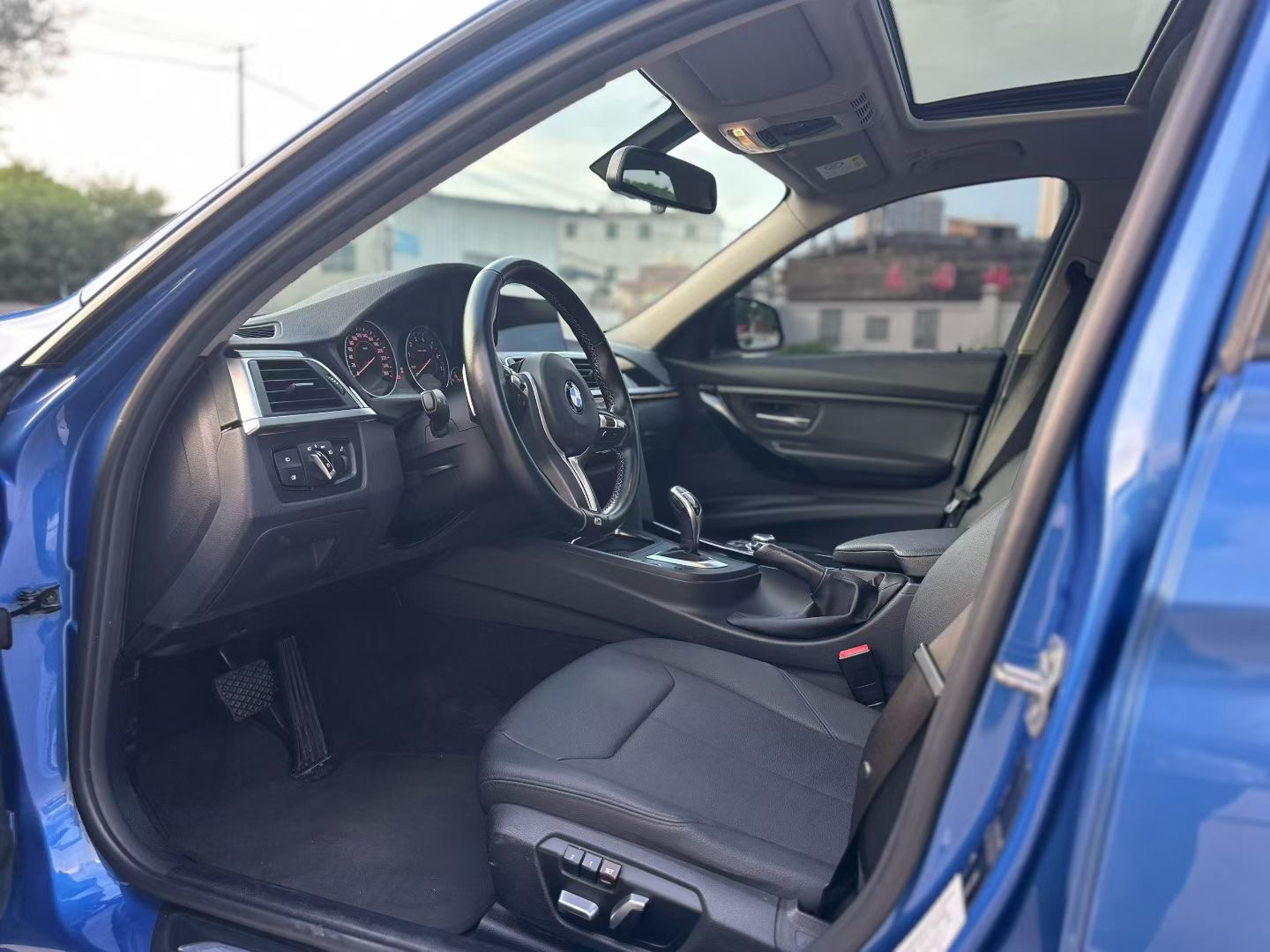 BMW 3 Series 2017 #7 BMW 3 Series 2017 car image #7