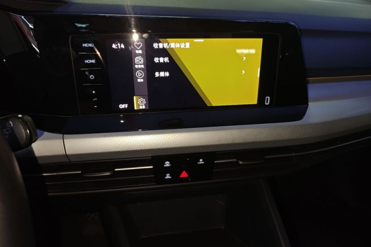 Volkswagen Golf 2021 car image #17