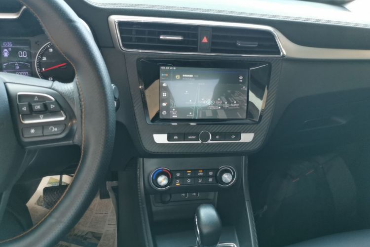 MG ZS 2018 car image #13