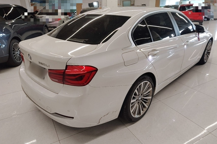BMW 3 Series 2019 car image #7