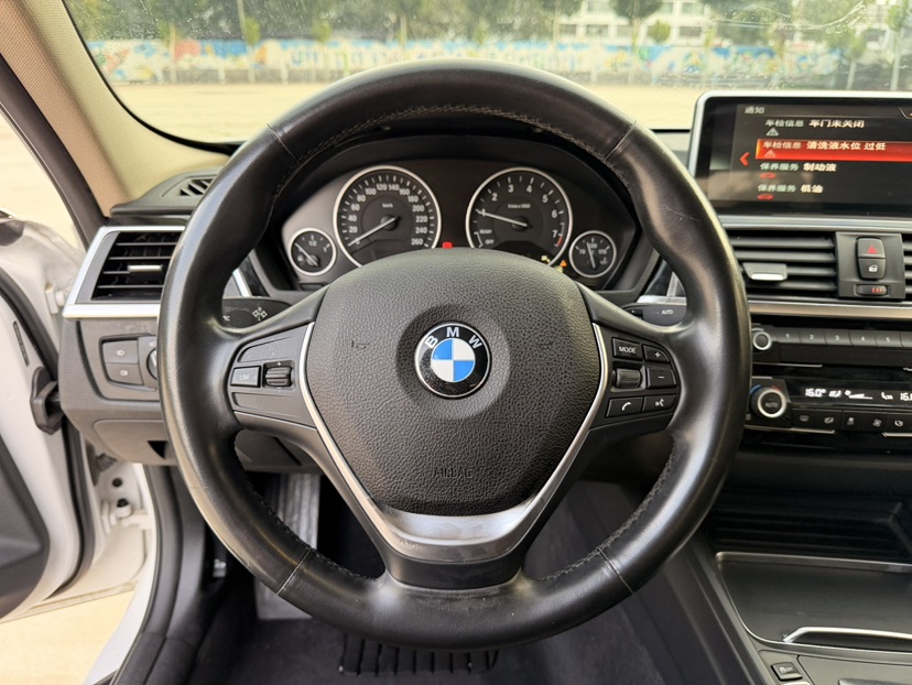 BMW 3 Series 2018 car image #8