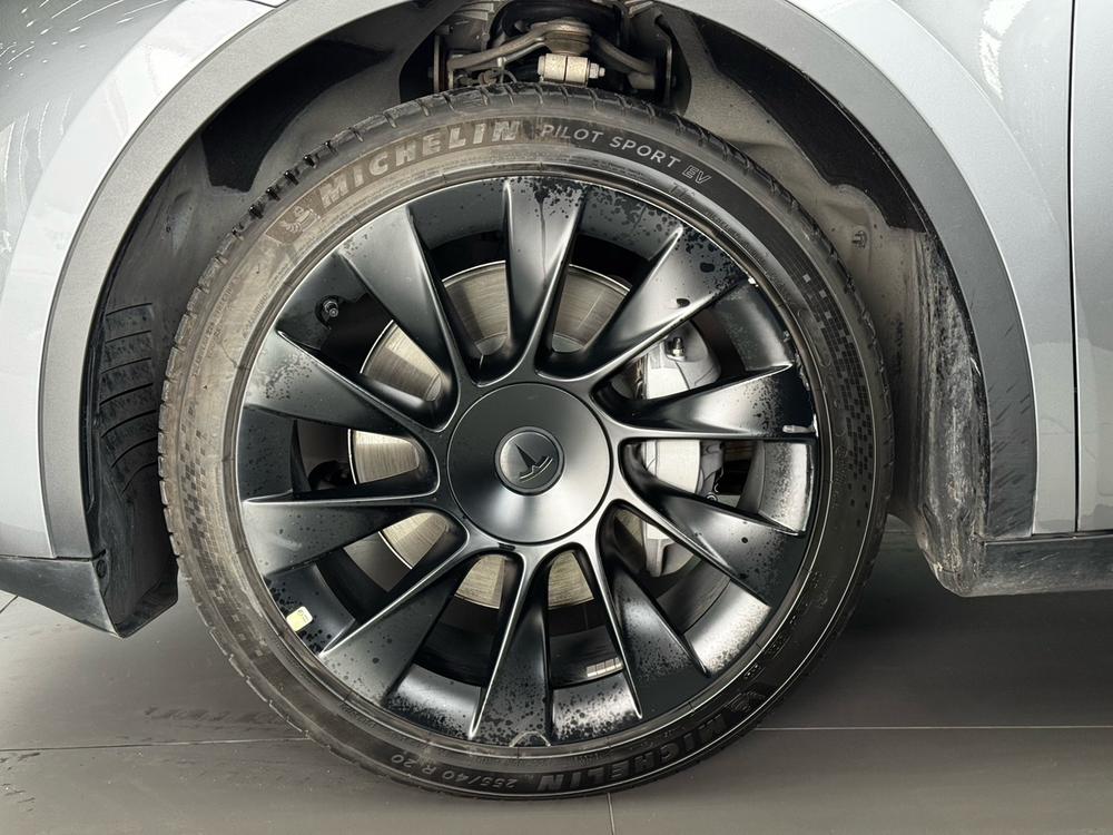 Tesla Model Y 2024 #7 Tesla Model Y 2024 car image #7