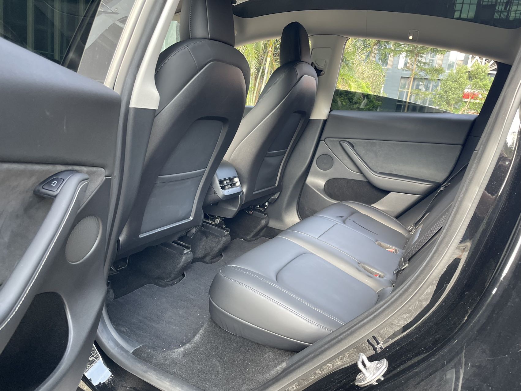 Tesla Model Y 2022 #8 Tesla Model Y 2022 car image #8
