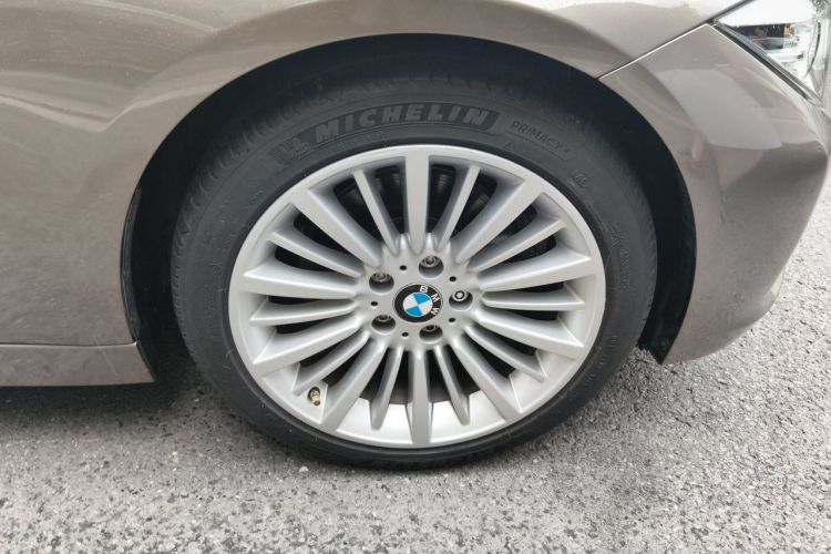 BMW 3 Series 2018 #6 BMW 3 Series 2018 car image #6