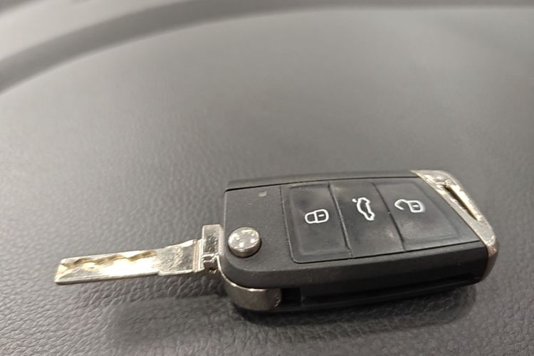 Volkswagen Golf 2019 car image #9