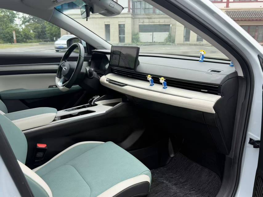 GEELY Emgrand L HiP 2022 car image #10