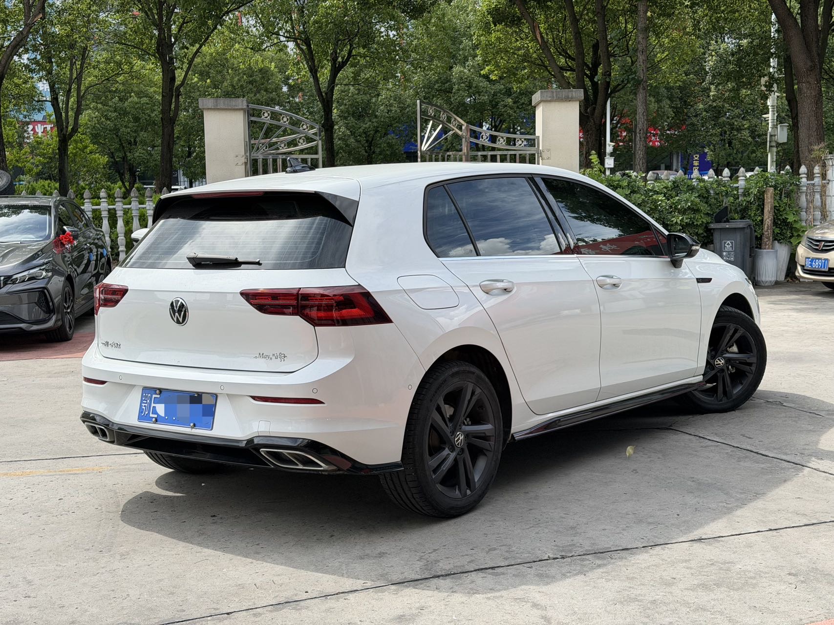 Volkswagen Golf 2023 car image #6