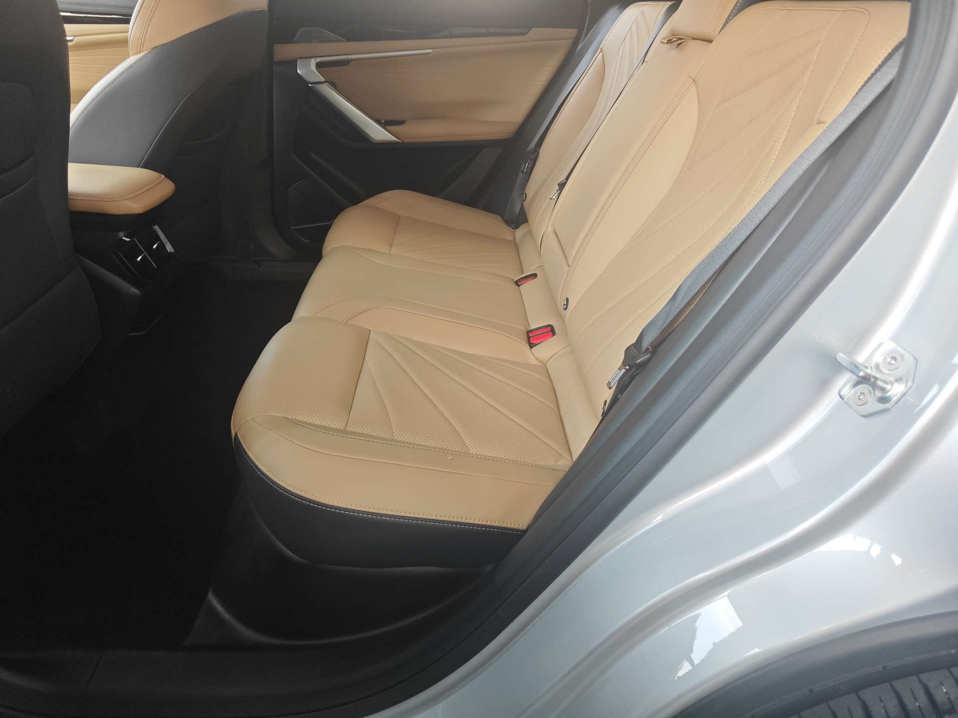 GEELY Boyue L 2022 صورة سيارة #5