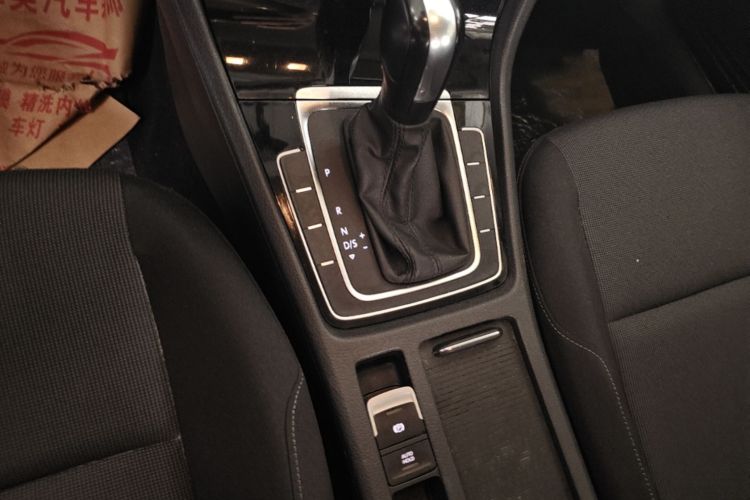 Volkswagen Golf 2019 #14 Volkswagen Golf 2019 car image #14