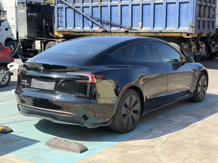 Tesla Model 3 2024 car image #6