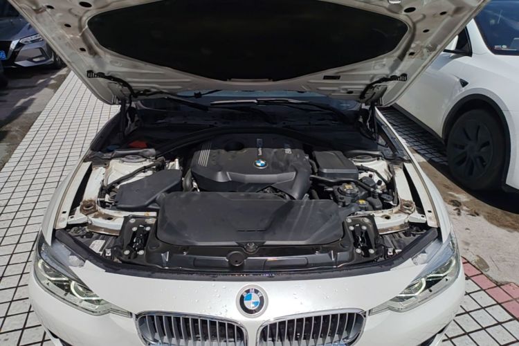 BMW 3 Series 2018 #20 BMW 3 Series 2018 car image #20