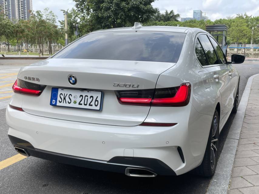 BMW 3 Series 2021 car image #9