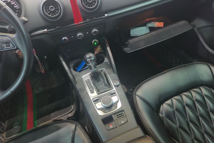 Audi A3 2019 car image #14