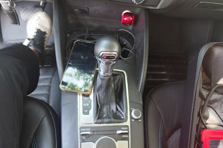 Audi A3 2019 car image #14