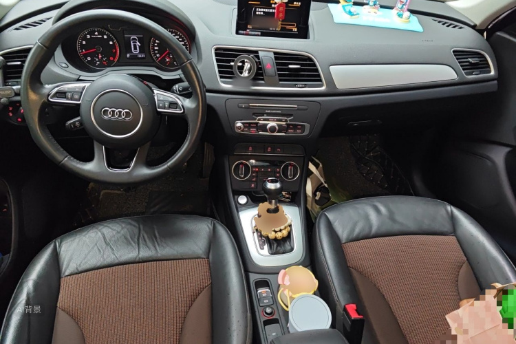 Audi Q3 2018 car image #11