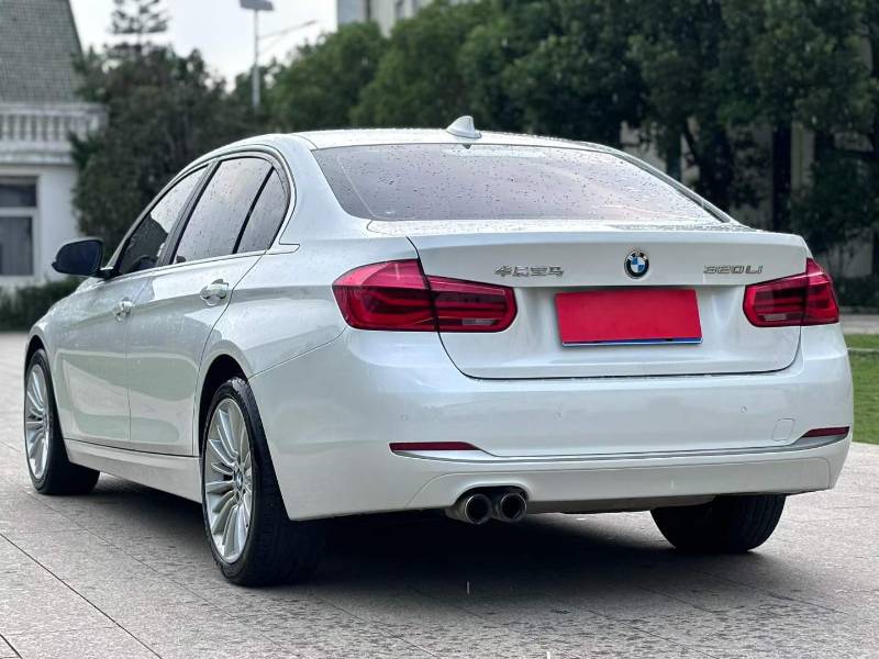 BMW 3 Series 2018 car image #6