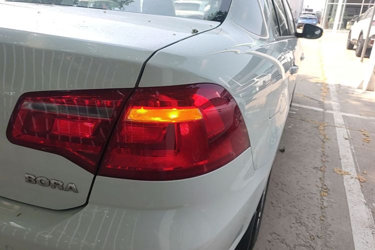 Volkswagen Bora 2016 car image #8
